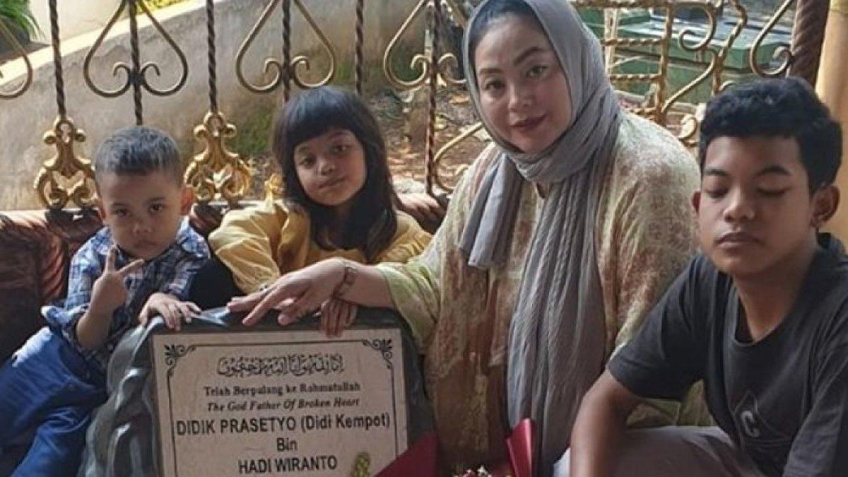 Seika harus berpisah dengan Didi Kempot saat ia berusia tiga tahun.