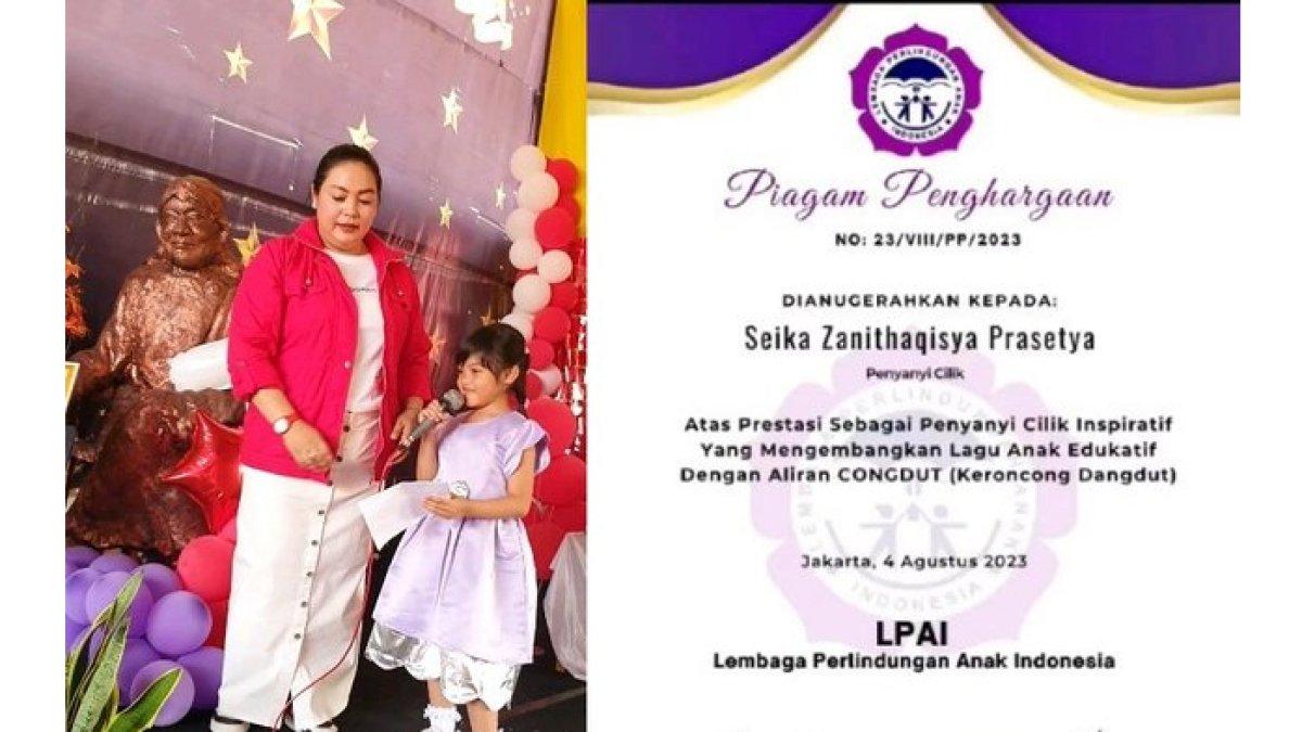 Seika membuat sang ibunda bangga di dunia tarik suara.