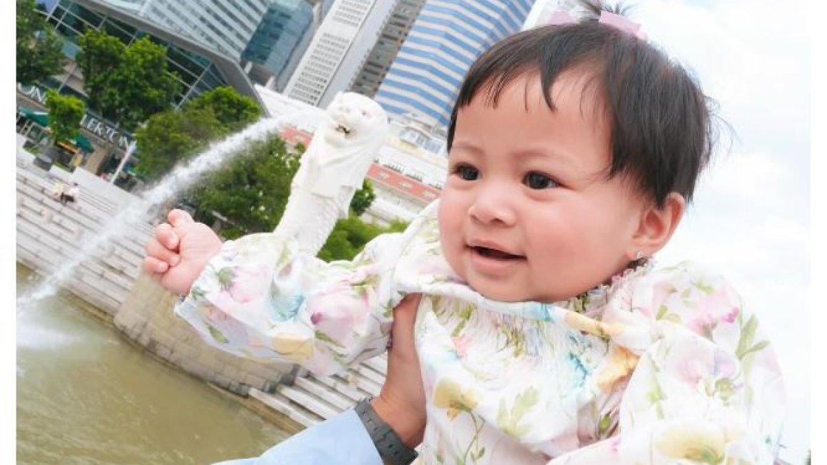 Sejumlah pengguna media sosial memperhatikan bahwa wajah Lily semakin lama semakin menyerupai ayahnya, Raffi Ahmad.