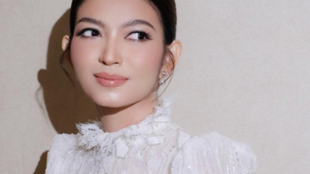Selvi Ananda Pernah menjadi presenter TV lokal