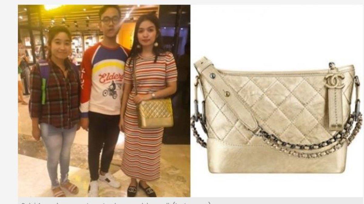 TAS MEWAH SELVI ANANDA - Selvi Ananda juga pernah terlihat membawa tas Chanel Gabrielle Large Gold Calf.