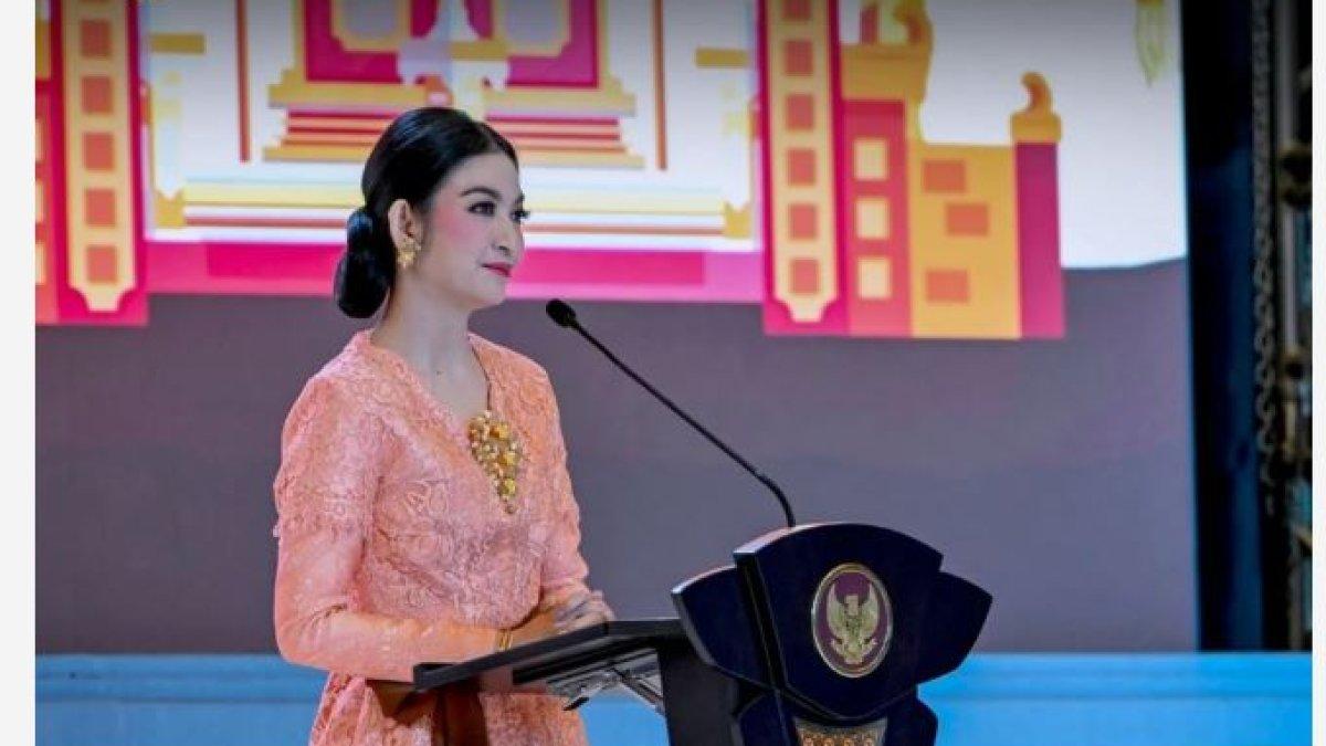 Jala Fair Padu Padan Kebaya Selvi Ananda di Acara Kenegaraan, Koleksi Perhiasan ...