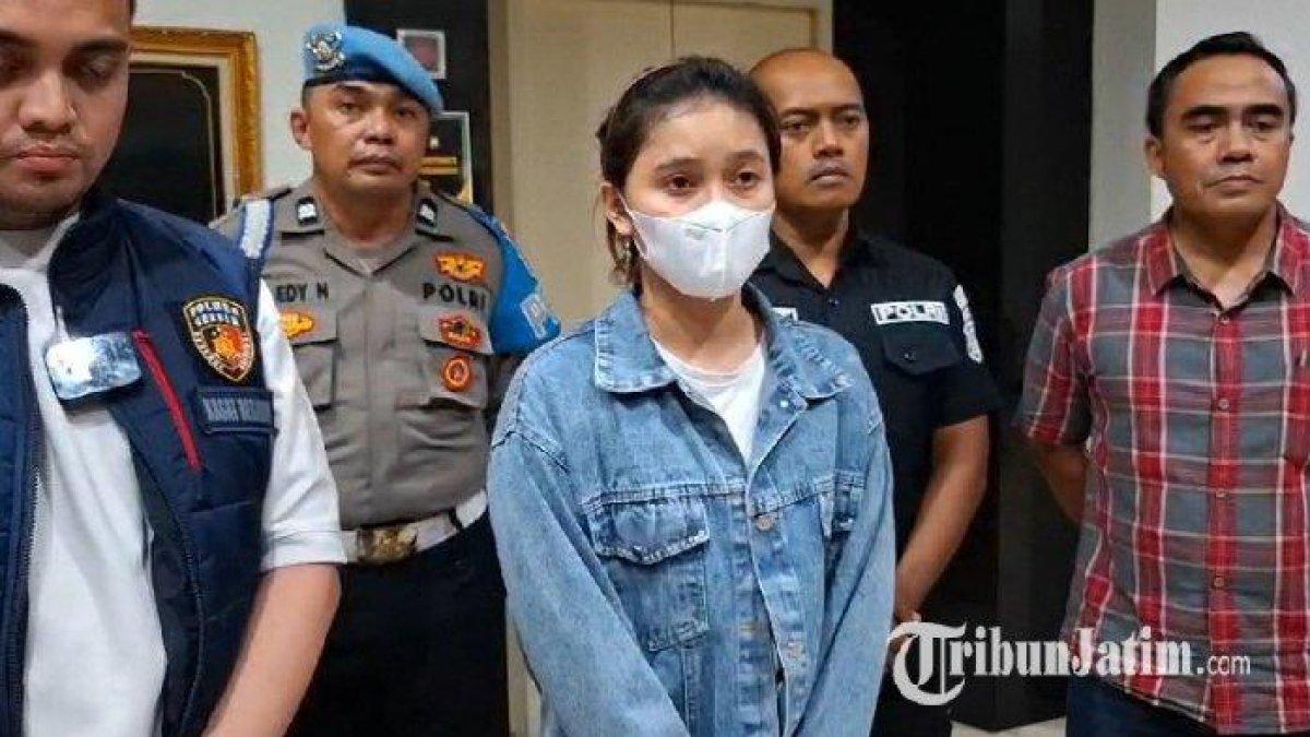 Sempat ngaku jadi korban perampokan, Azizatus Sholihah alias Pesek sampaikan permohonan maaf di Mapolres Gresik, Sabtu (20/4/2024)