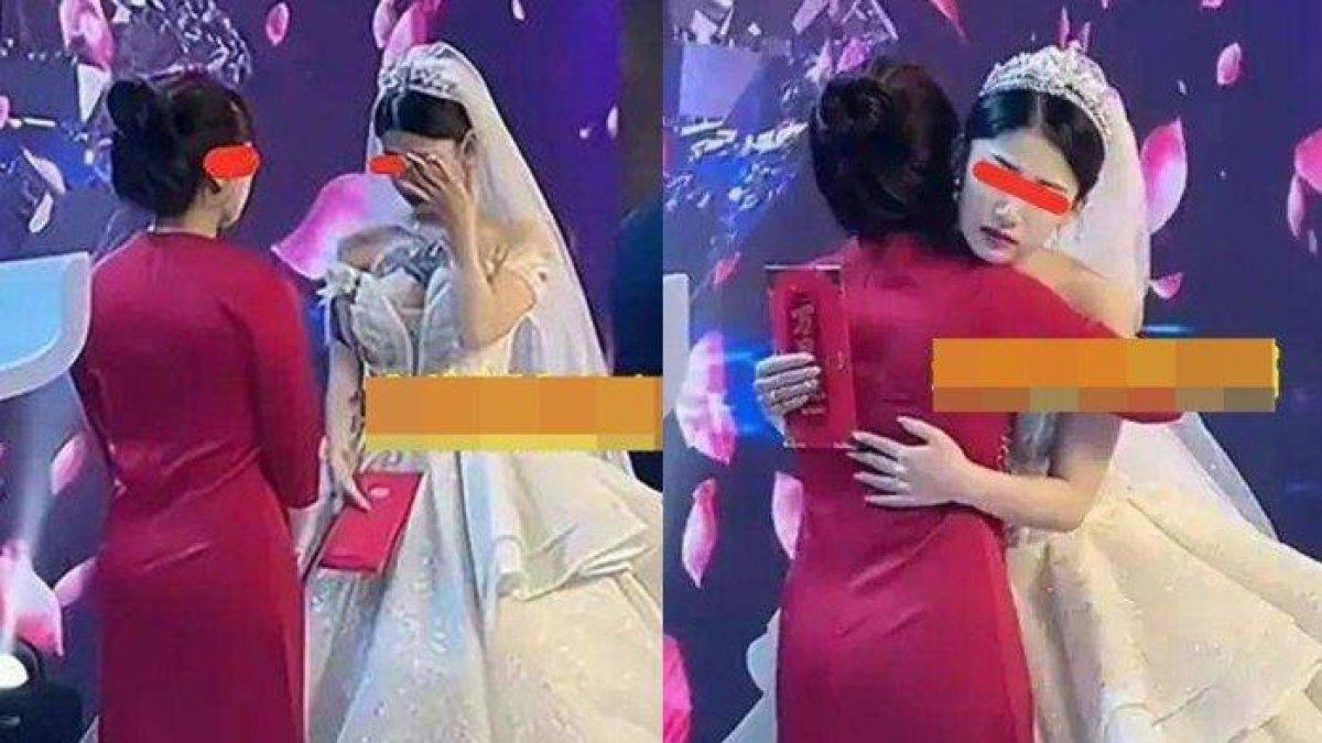 Seorang ibu mertua peluk menantunya saat tato disorot para tamu.