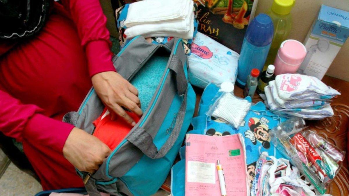 Seorang istri menolak ajakan suaminya berhubungan intim karena takut hamil