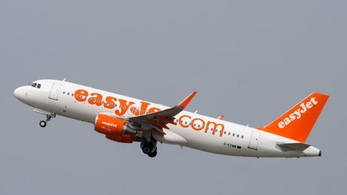 Seorang penumpang easyJet