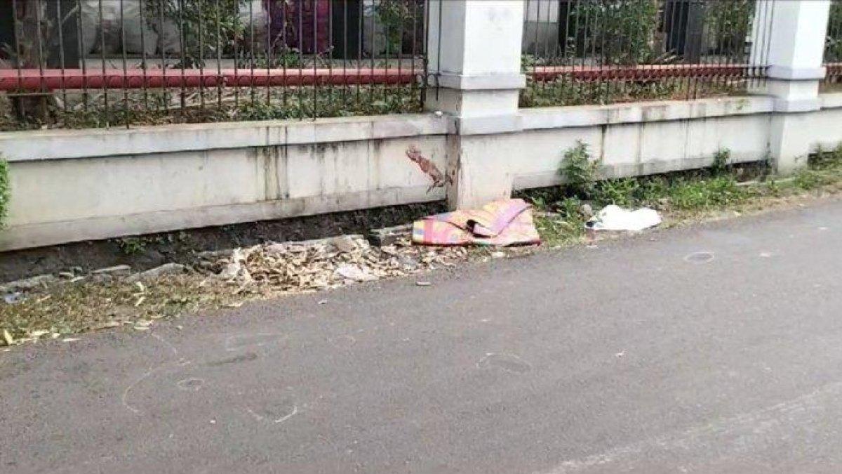 Seorang sopir taksi berinisal MSD (53), yang diduga jadi korban pembunuhan, ditemukan tergeletak dengan kondisi penuh luka dan berlumuran darah, di Jalan Komplek Pertanian, Pasar Minggu, Jakarta Selatan.