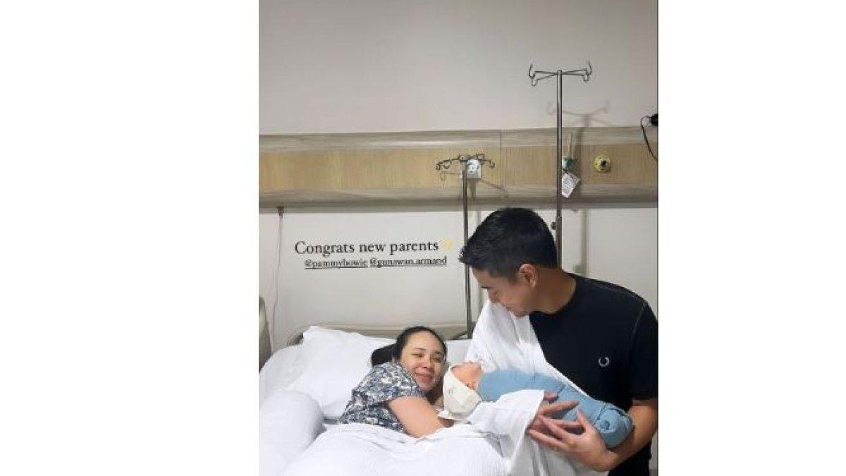 Pamela Bowie telah melahirkan anak pertama.
