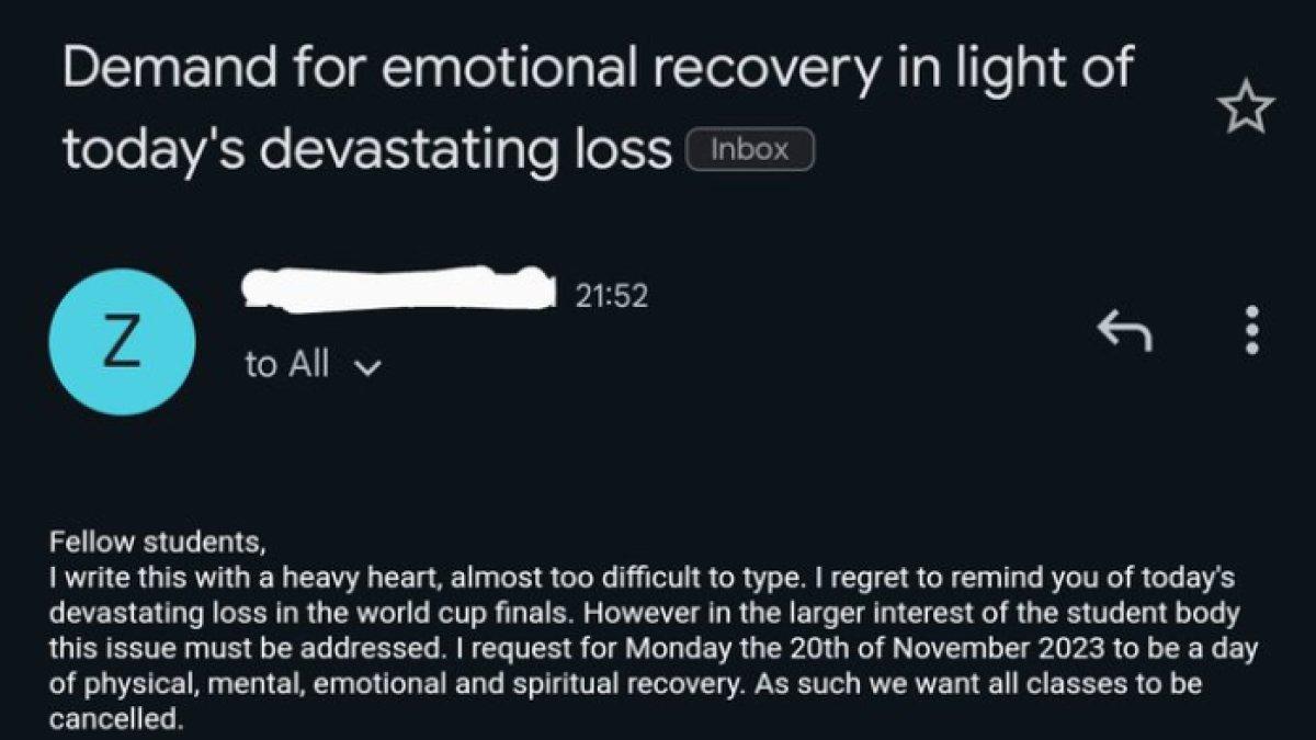 Siswa di India minta sekolah diliburkan setelah Tim Kriket India kalah di Piala Dunia Kriket.