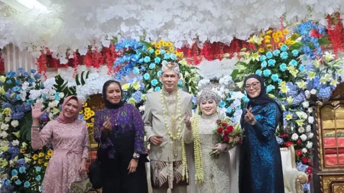 Siti Mamduhah tampil cantik