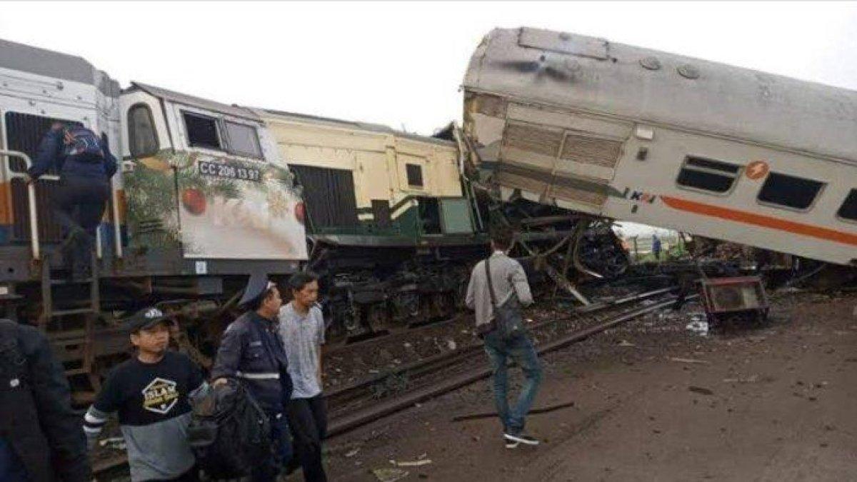 Situasi tabrakan KA Turangga vs KA Commuter Line Bandung Raya