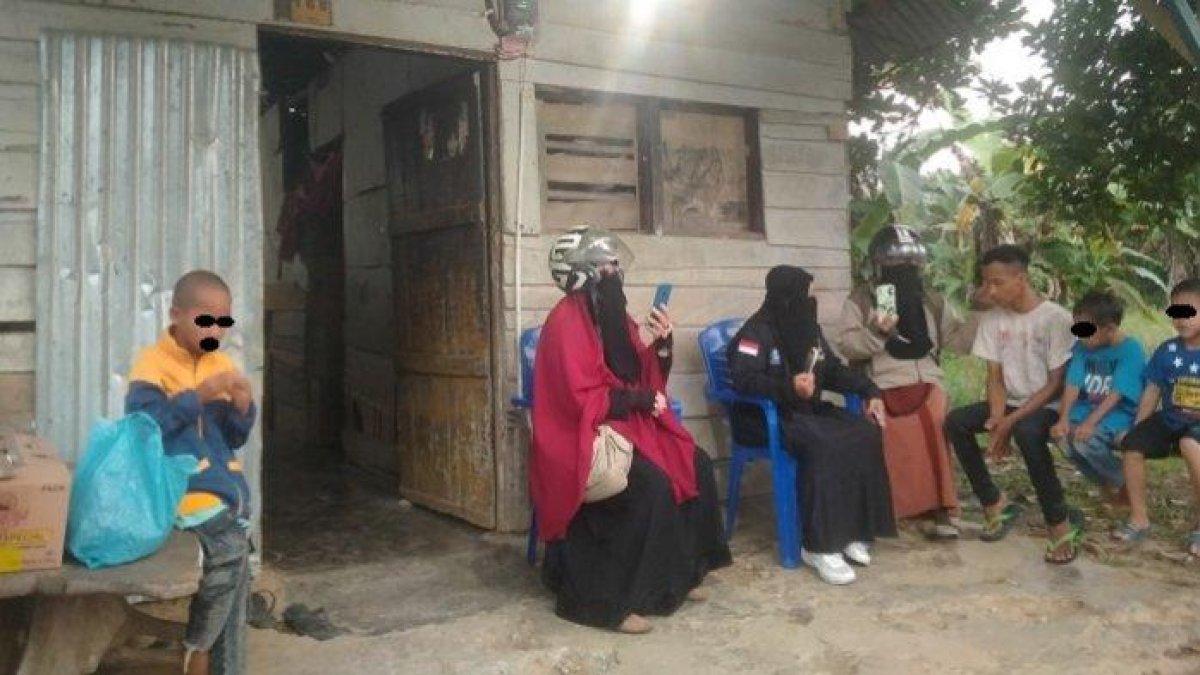 Sosok empat saudara yang ditinggal begitu saja oleh orang tuanya.