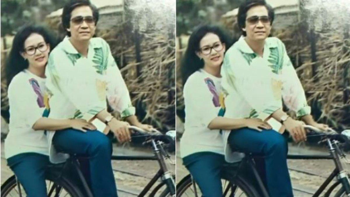 Sri Sultan Hamengkubuwono X boncengan naik ontel