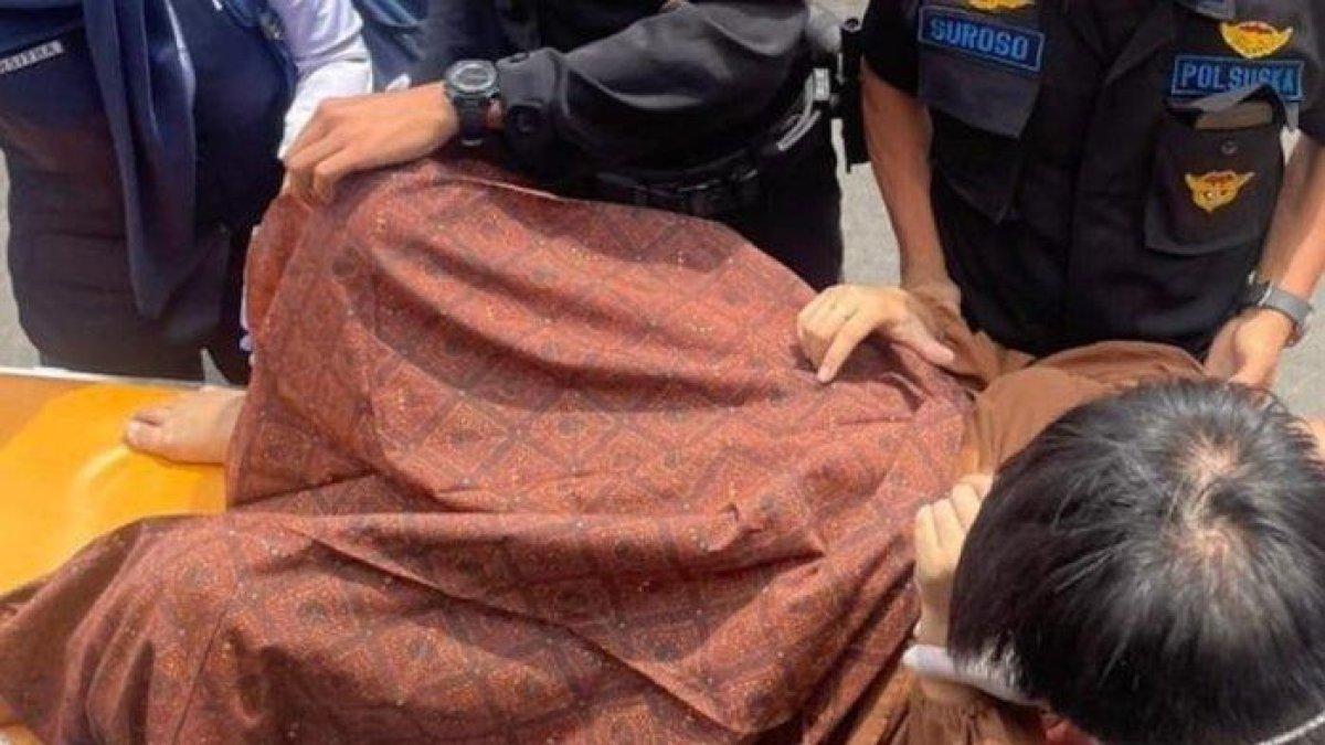Suasana tegang ibu hamil hendak lahiran di kereta