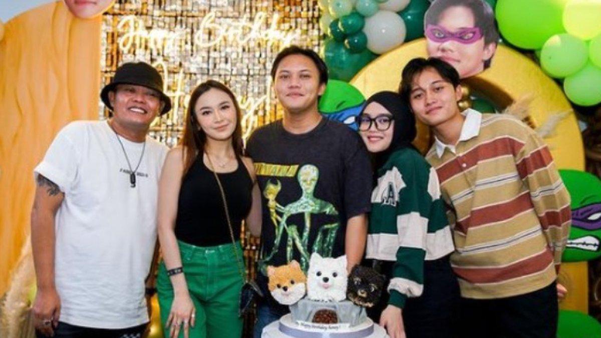 Sule dan adik-adik Rizky Febian ikut merayakan ultah kekasih Mahalini