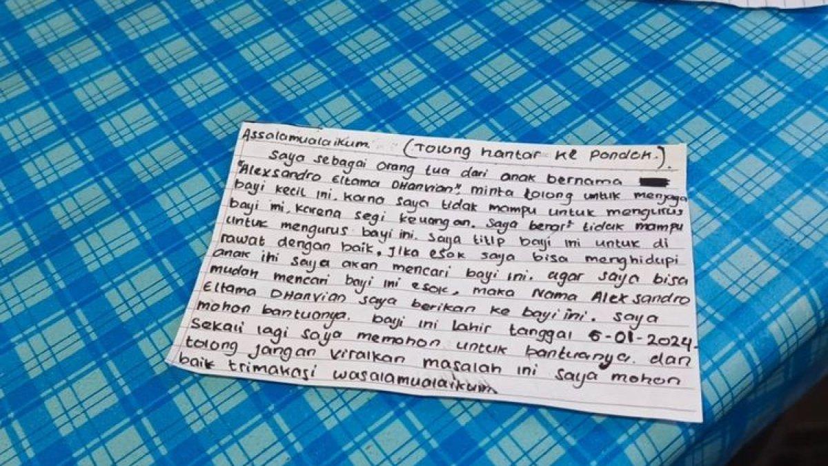 Surat wasiat yang diduga ditinggalkan oleh orang tua bayi di Banyuwangi. Isi surat ini meminta sang bayi dimasukkan ke pondok pesantren dan diberi nama sesuai yang diwasiatkan karena suatu saat nanti akan dicari jika orangtua bayi tersebut sudah mampu secara ekonomi.