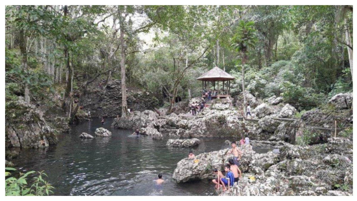 KEINDAHAN DANAU TILANGNGA DI TANA TORAJA - Danau Tilangnga, Surga Tersembunyi di Tana Toraja! Pesonanya memikat, sempurna untuk libur Lebaran 2025 yang penuh ketenangan dan keindahan.