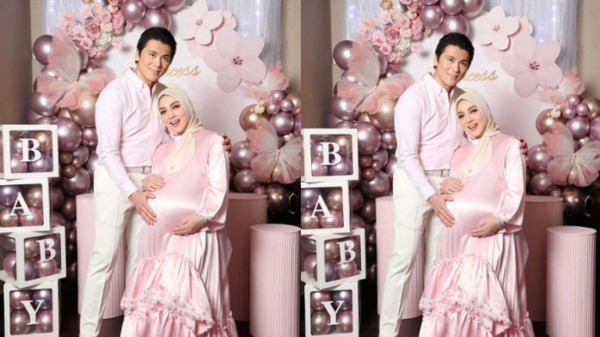 Syahrini mengekspresikan rasa syukurnya atas kelahiran buah hati mereka yang sudah dinantikan selama 5 tahun pernikahan.