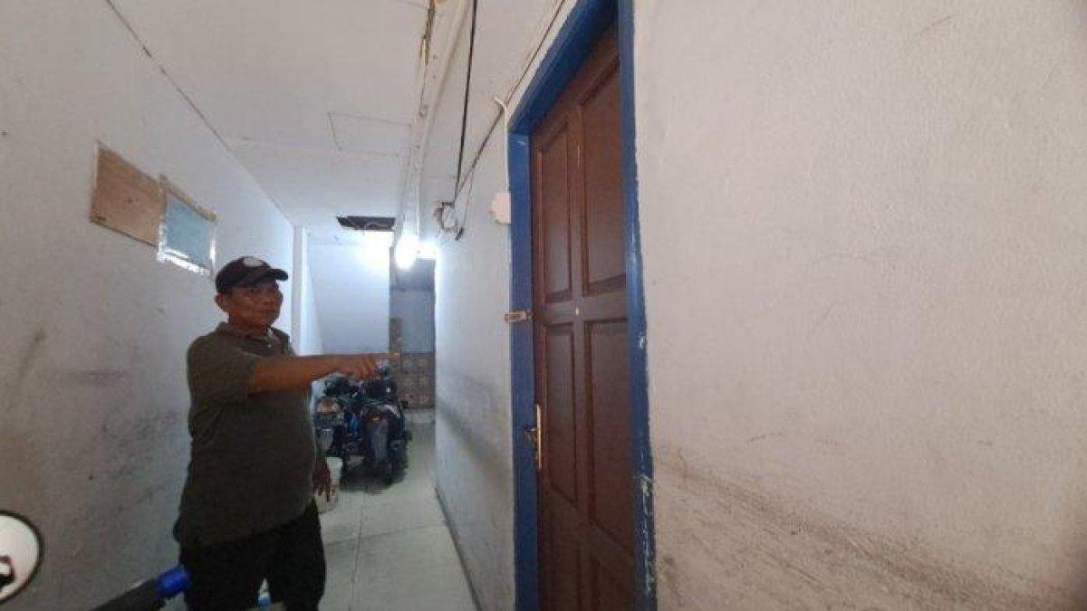 TKP seorang pria tewas bersimbah darah