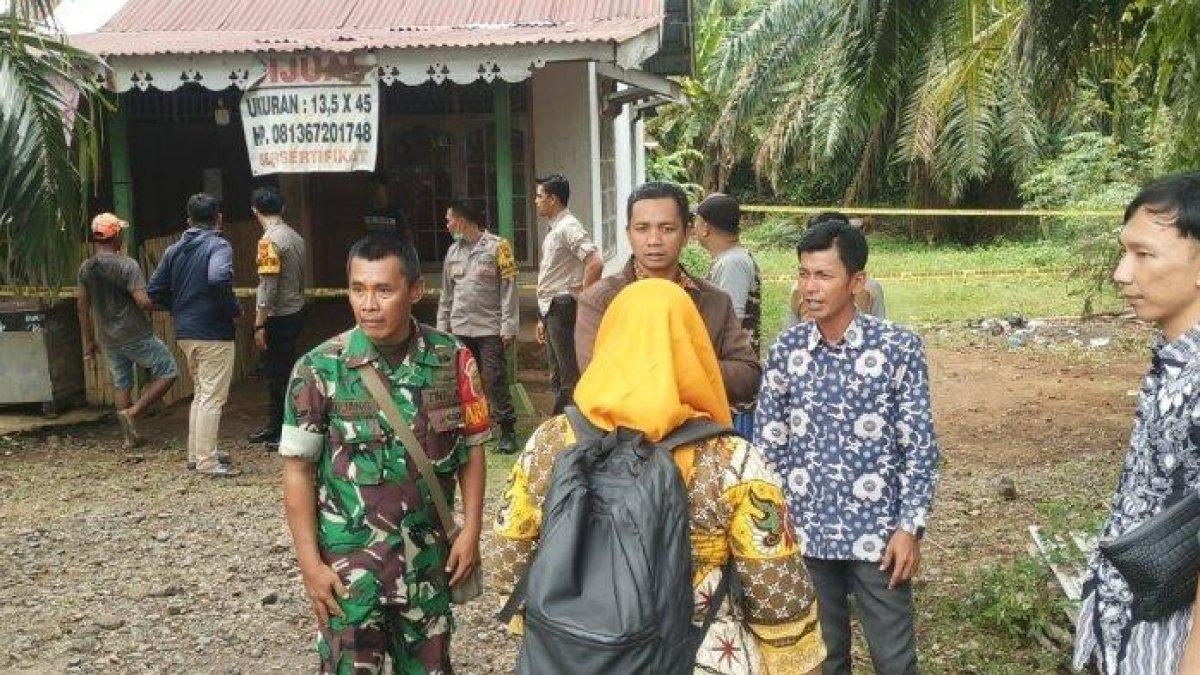 TKP warga Bengkulu Utara ditemukan tewas di Jalan WR Supratman Kelurahan Bentiring Kecamatan Muara Bangkahulu Kota Bengkulu, Kamis (30/11/2023).
