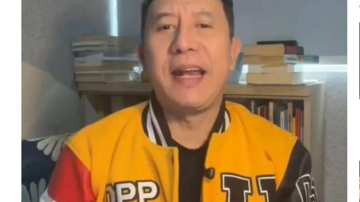 KABAR SONY TULUNG - Tak hanya itu, Sony Tulang sempat menjelajahi dunia politik.