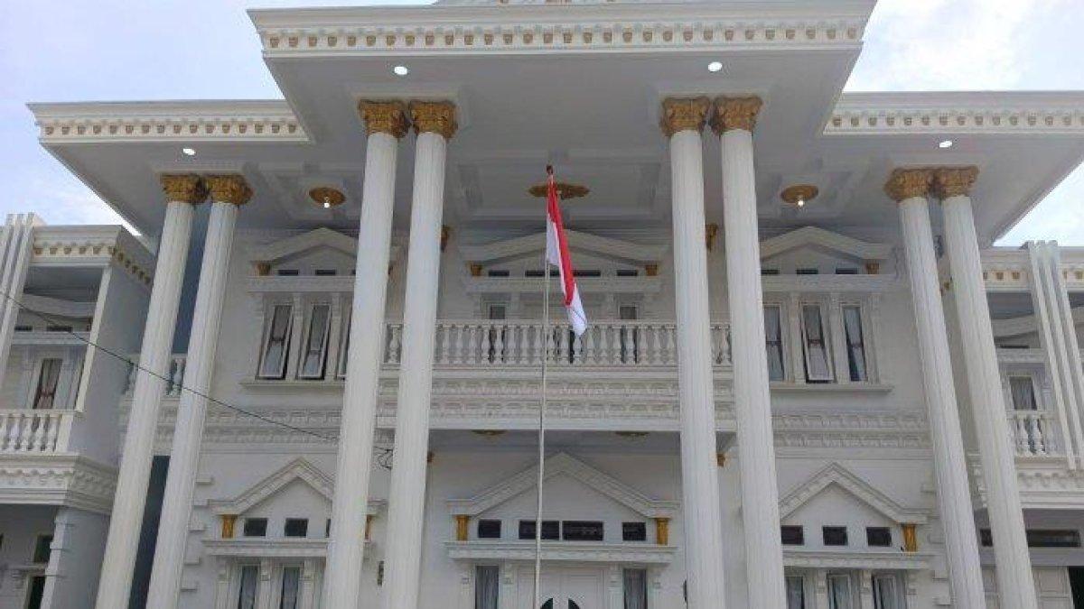 Tampak dari depan kemegahan kantor desa Rancah, Kabupaten Ciamis, Jawa Barat
