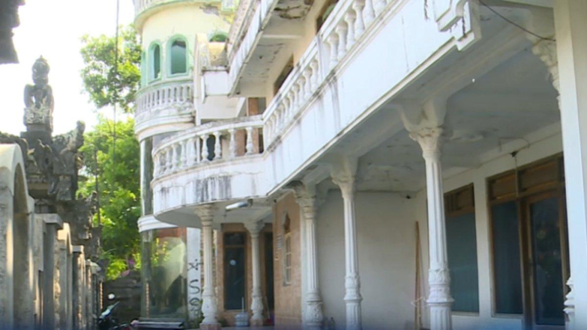 Tampak depan rumah Gogon