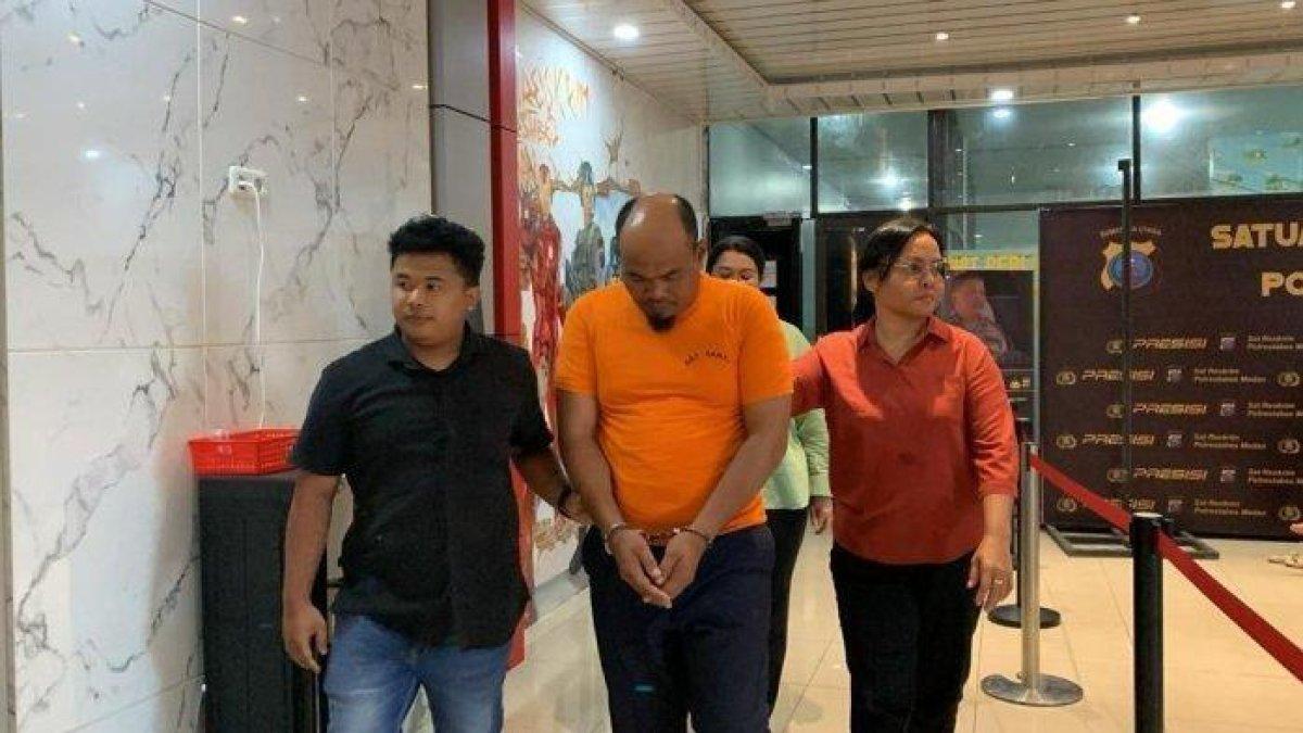 Tampang JR kepala sekolah di Deliserdang gemar pegang area sensitif siswinya