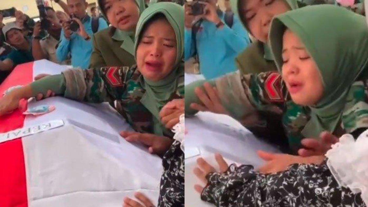 Tangis istri prajurit TNI yang pilu suaminya tewas karena serangan KKB di Papua