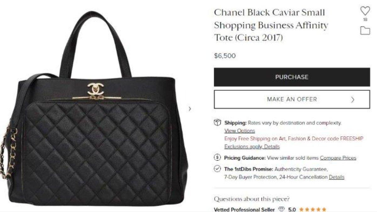 Tas mewah dari Aaliyah dan Thariq untuk hadiah tahun baru Reza Artamevia.