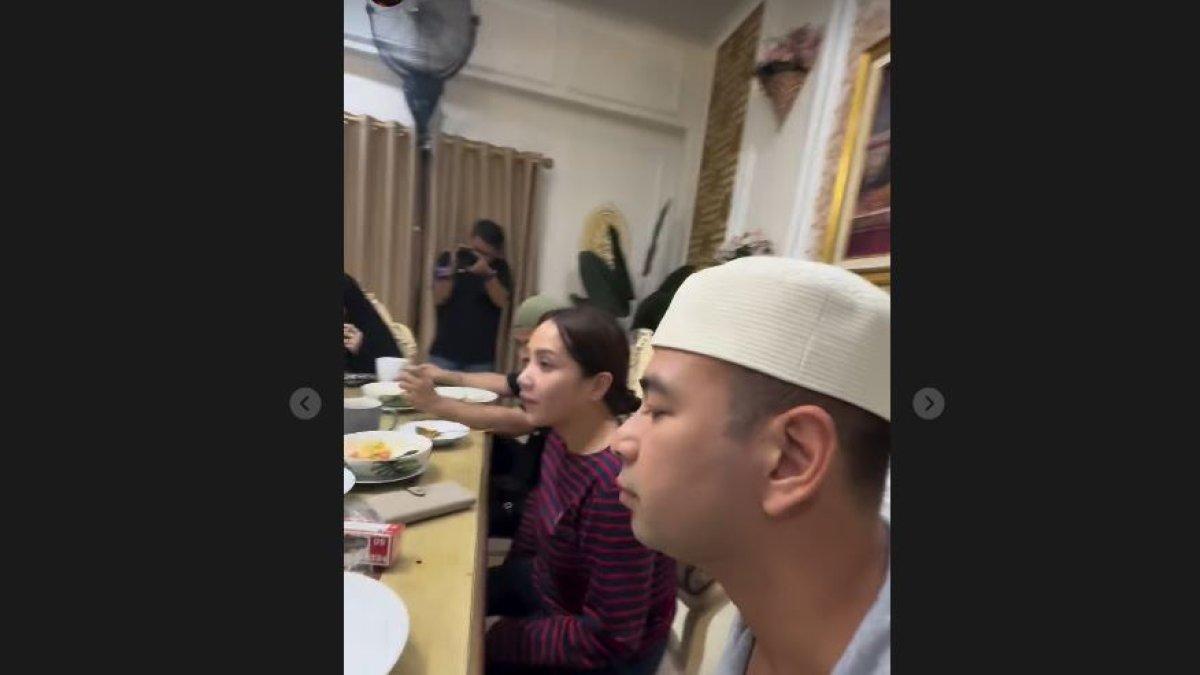 POTRET RAFFI AHMAD DAN NAGITA SLAVINA SAHUR - Tawa dan kebersamaan Raffi Ahmad dan Fadil Jaidi memperlihatkan betapa eratnya hubungan antar kedua keluarga.
