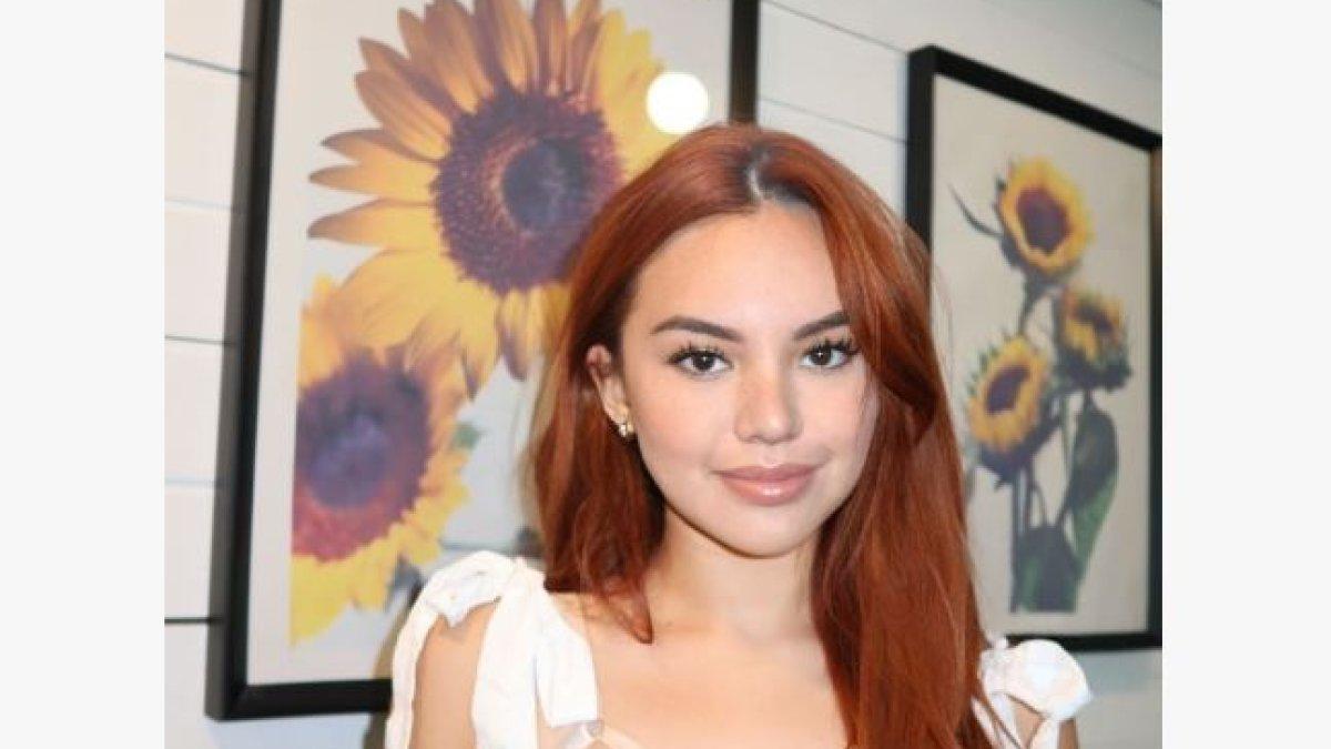 Terlihat semakin cantik, kini Shafa terlihat semakin percaya diri memamerkan wajah barunya.