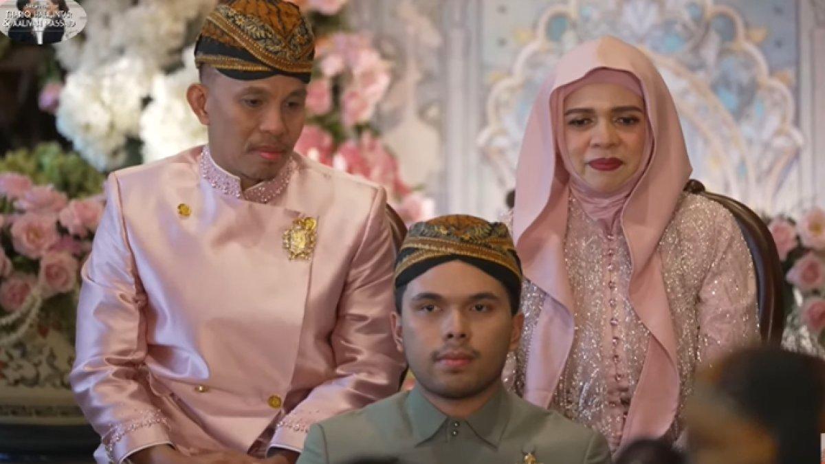 Thariq Halilintar didampingi Lenggogeni Faruk dan Halilintar Anofial Asmid.