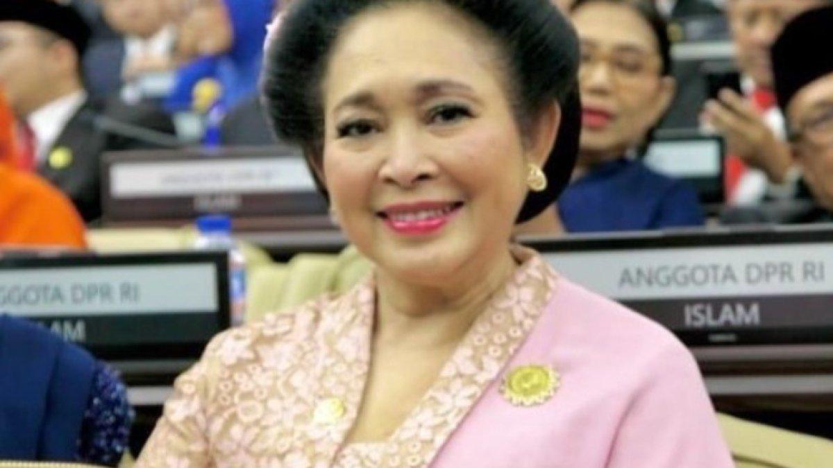 KOLEKSI TAS - Titiek Soeharto diketahui memiliki banyak koleksi tas branded.