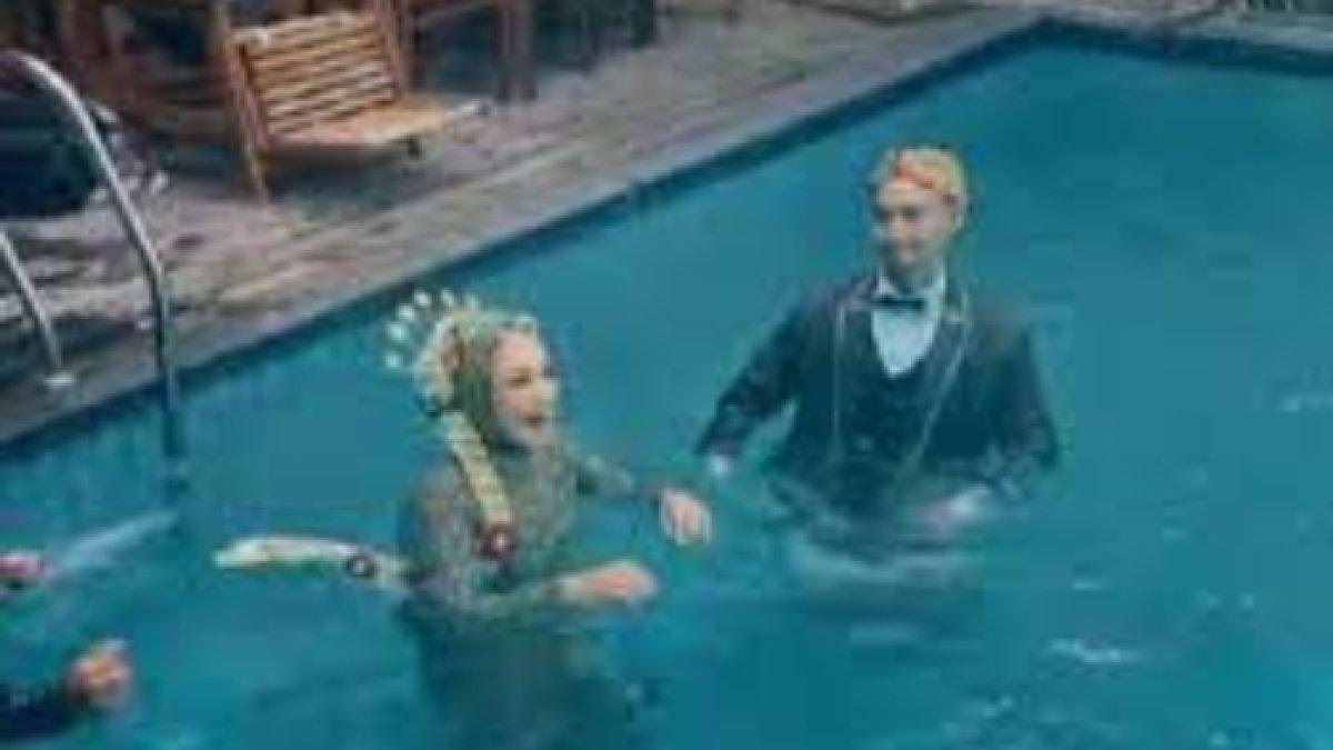 Tragedi pengantin nyemplung kolam gegara pelaminan roboh
