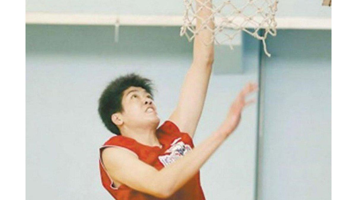 Truong Giai Dich, pebasket kekasih Thien Van yang meninggal dunia.