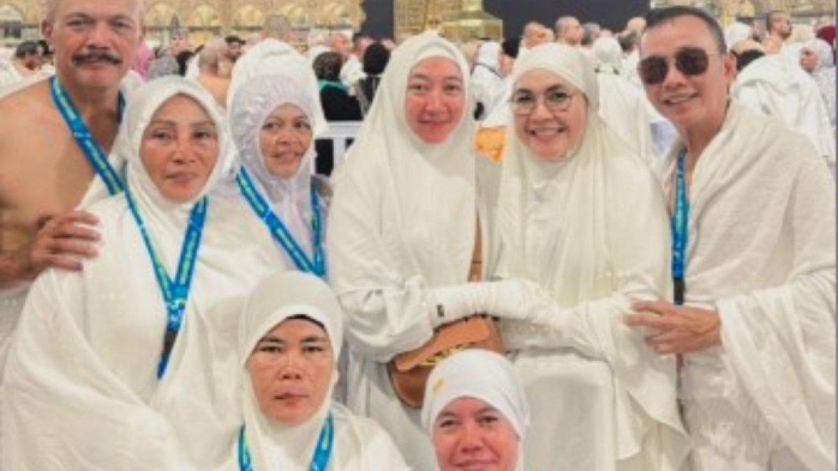 Umi Kalsum bersyukur bisa umrah bareng calon besan