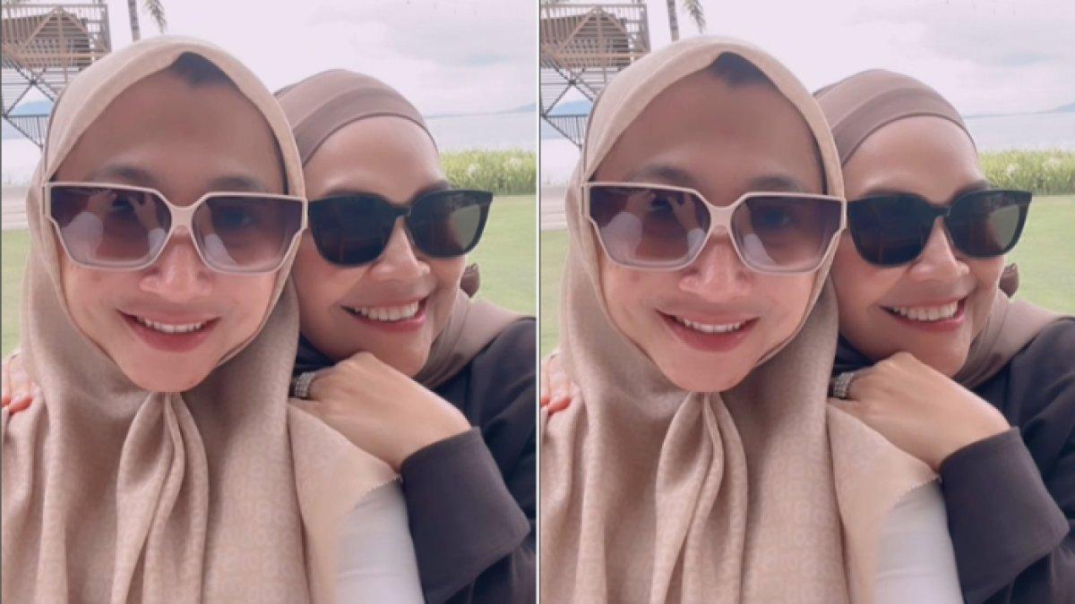 Umi Kalsum dan Rakaya tampak seperti bestie
