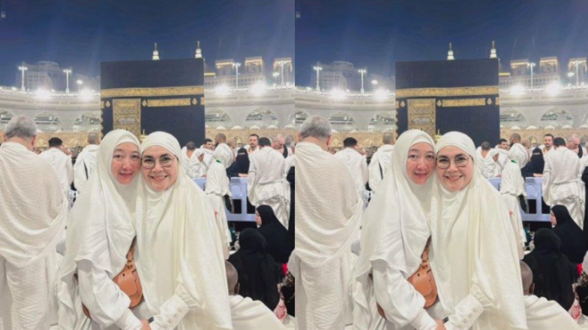 Umi Kalsum dan calon besan umrah bersama