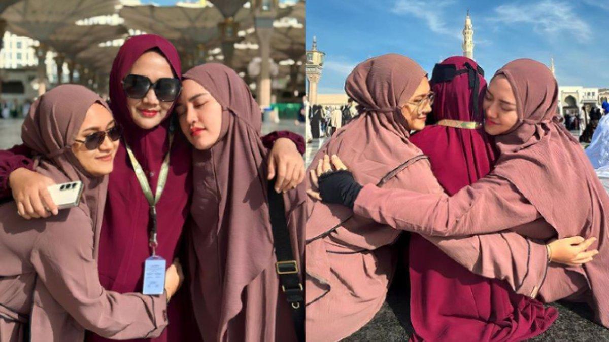 Umroh juga menjadi momentum bagi Happy untuk menikmati waktu bersama keluarga