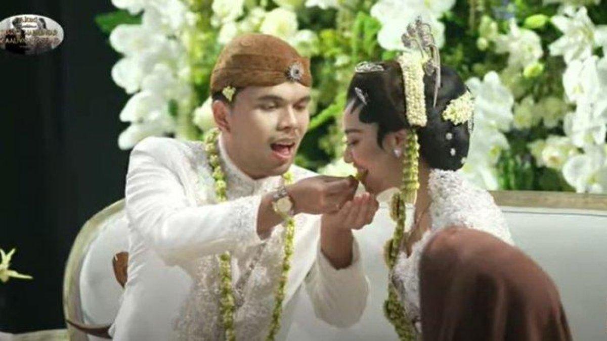 Upacara Panggih Temanten Thariq-Aaliyah