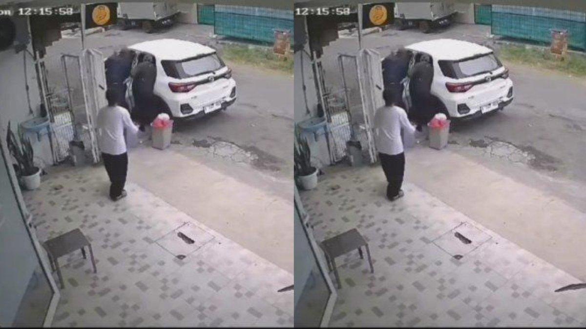 VIRAL aksi heroik 2 wanita berhasil gagalkan pencurian di Bekasi, rebut televisi yang sudah digondol pelaku dari rumah.