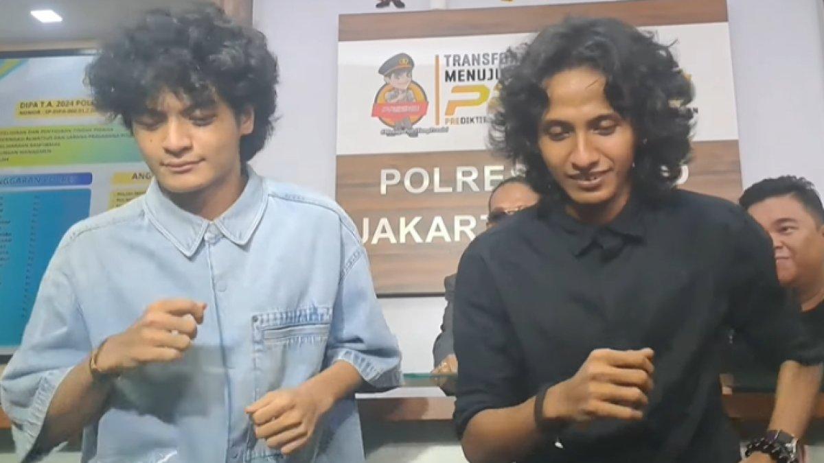 Vadel Badjideh sempat melakukan dance di kantor polisi.