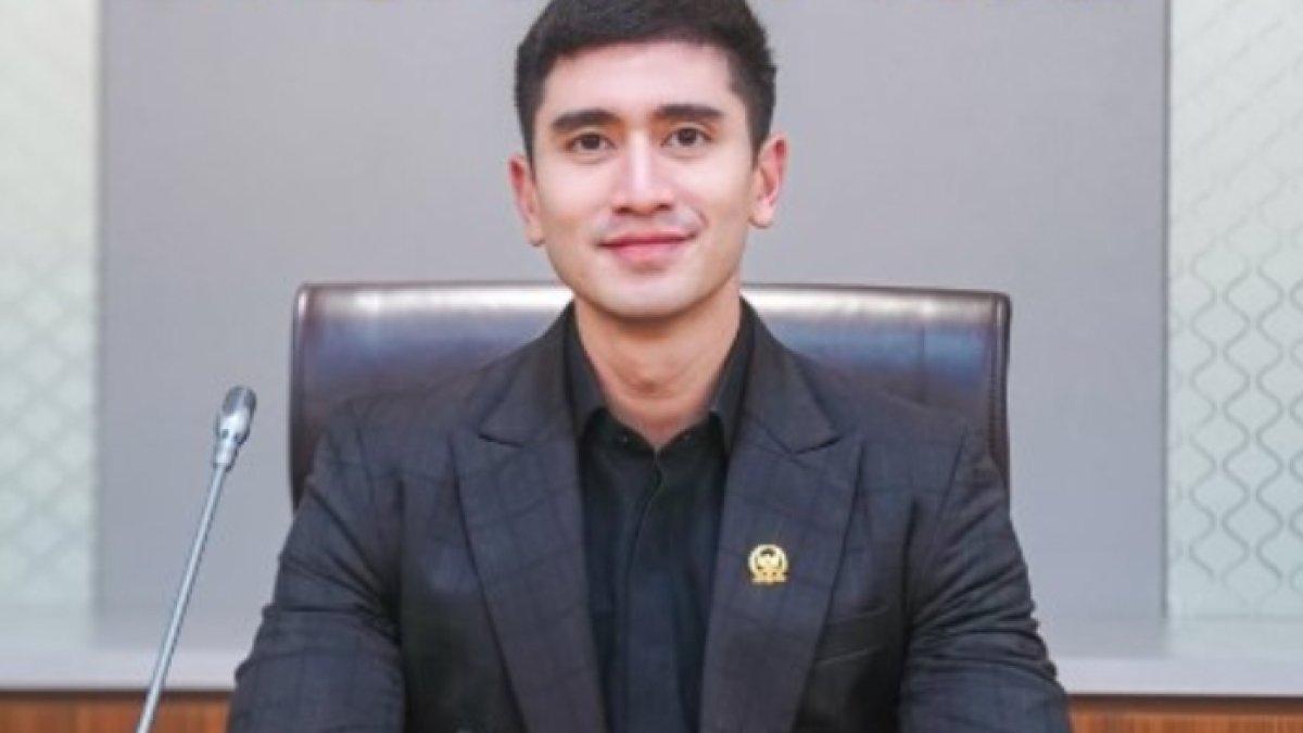 Verrell Bramasta berkomitmen untuk bekerja sepenuh hati dan menjaga kepercayaan masyarakat.