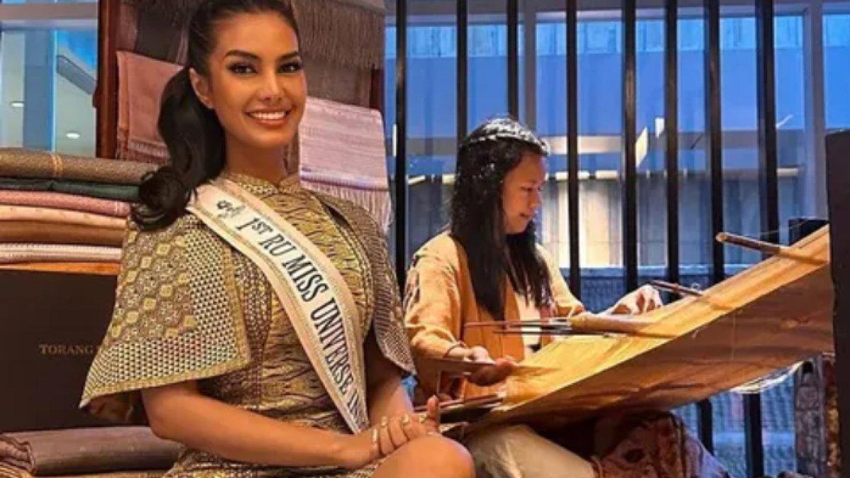 Vina Anggi Sitorus pernah dinobatkan sebagai Putri Tenun dan Songket Indonesia 2022.