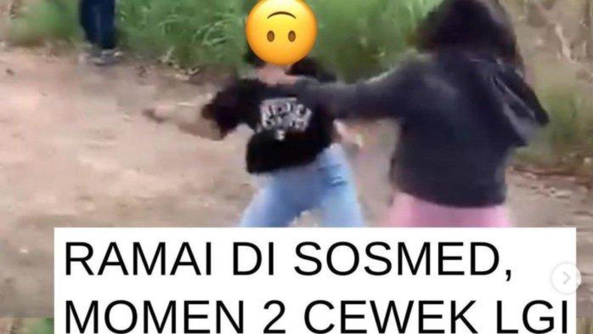 Viral, Aksi Mengerikan Dua Wanita Duel Maut