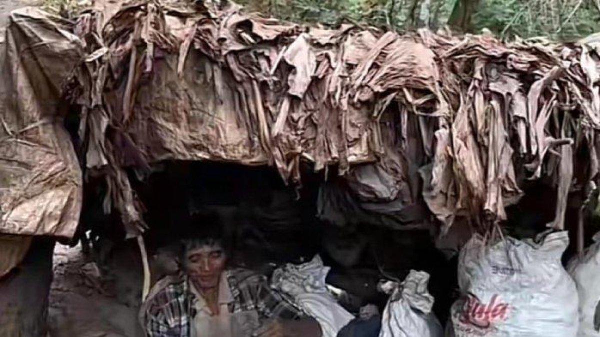 Mbah Ngatiman yang menyedihkan tinggal di gubuk reyot