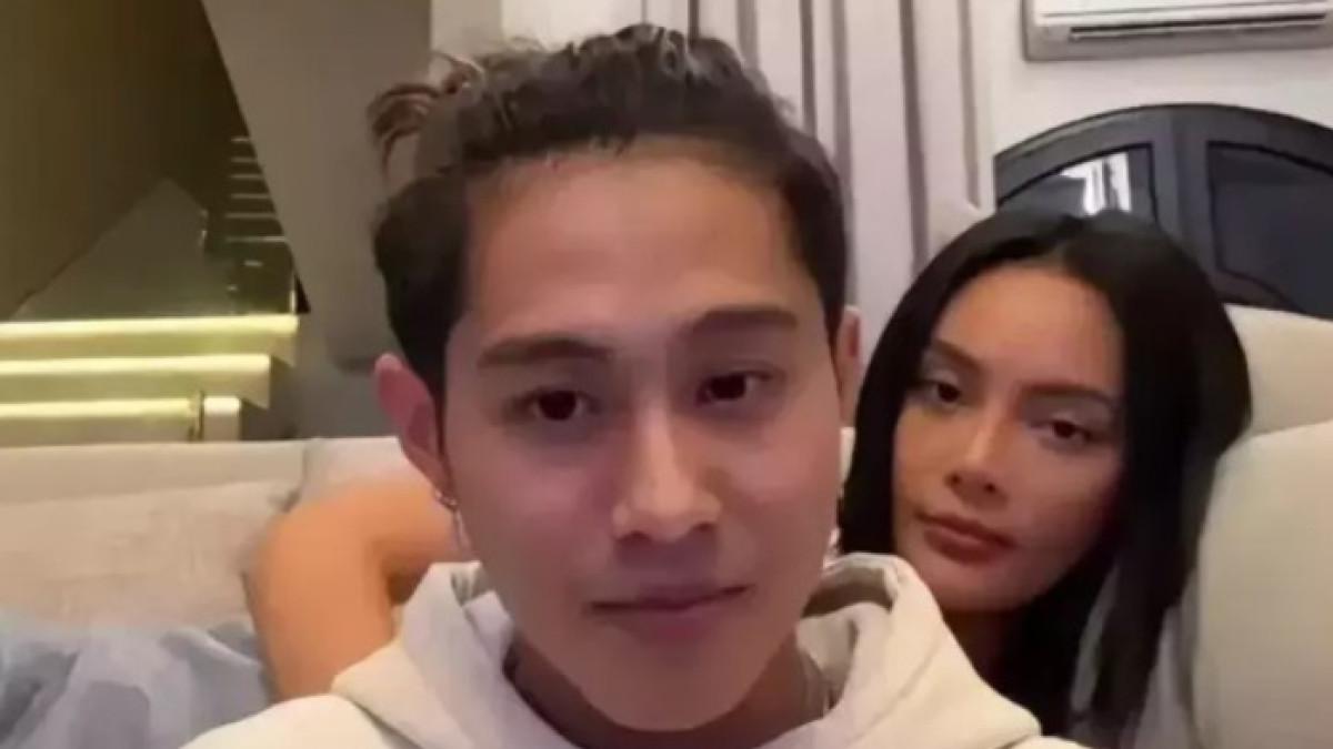 ALASAN TOLAK DINIKAHI - Erika Carlina membatalkan pernikahannya dengan DJ Panda dan menolak dinikahi oleh DJ Bravy. Padahal DJ Bravy siap menjadi ayah sambung bayi bayinya.