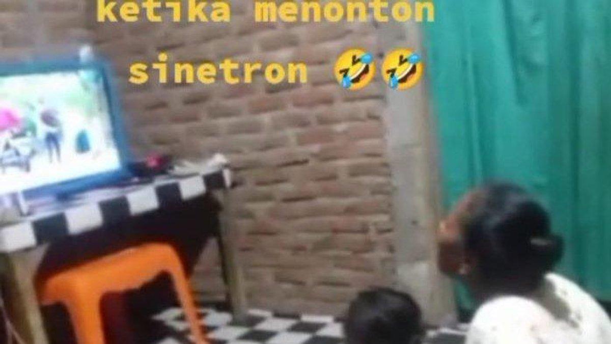 Viral video reaksi kocak seorang ibu di Larantuka, Flores letika nonton sinetron.
