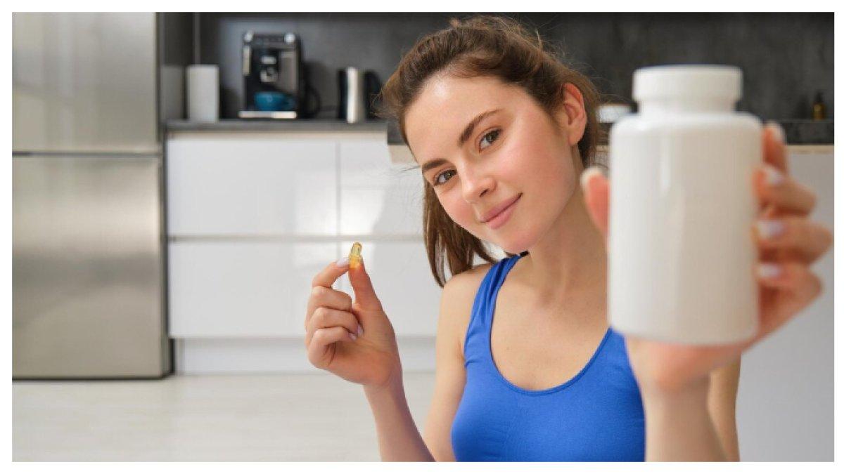 VITAMIN D - Vitamin D penting untuk kesehatan tulang, kekebalan, dan energi. Kekurangan bisa berisiko, jadi pastikan asupan cukup dari sinar matahari, makanan, atau suplemen.